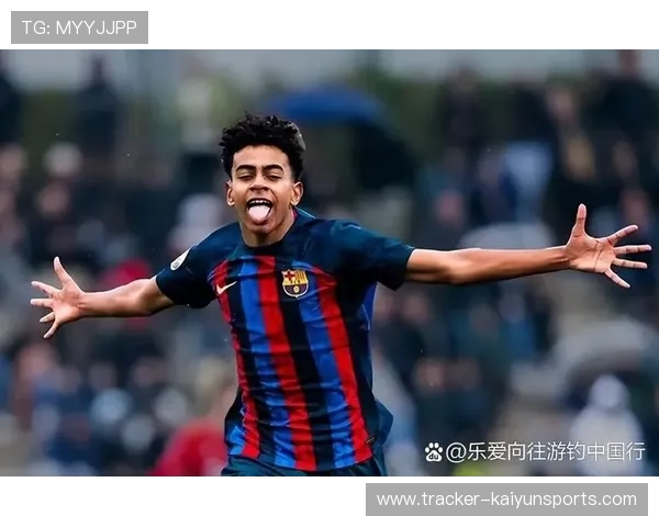 足球场上的传奇巨星：他们如何在绿茵场上创造辉煌的历史与传说