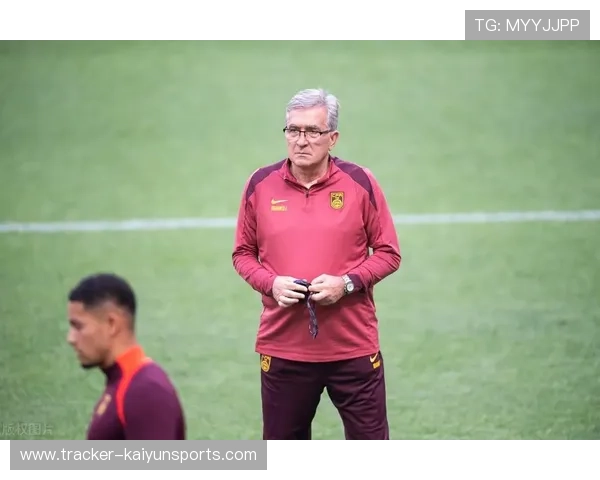 足球队管理混乱引发球星愤怒情绪爆发现场高清图曝光